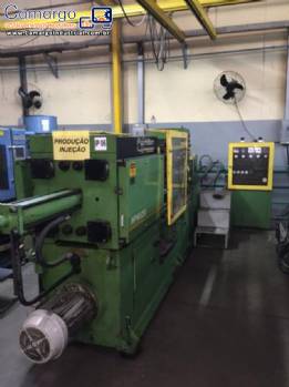 Injetora de pl�stico Orient