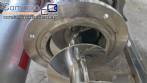 Rosca alimentadora transportadora helicoidal inclinada com silo receptor em inox Maqinox