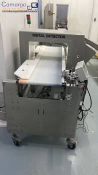 Detector de metal e checadora de peso Bizerba